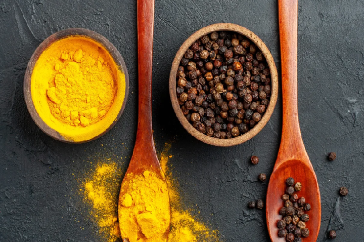 Açafrão com pimenta, uma combinação poderosa para a sua saúde