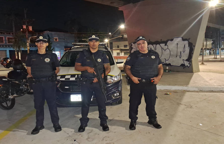 Pichadores são surpreendidos por equipes da GCM em Santana