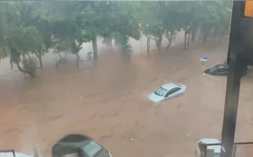 A chuva da tarde de ontem causou estragos em São Paulo
