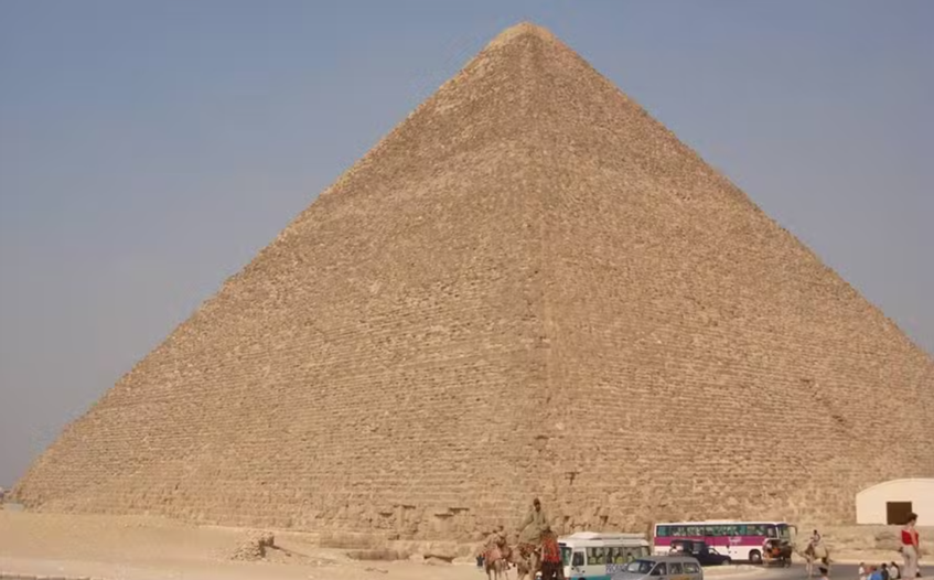 Pesquisadores descobrem “cidade subterrânea” sob as pirâmides do Egito