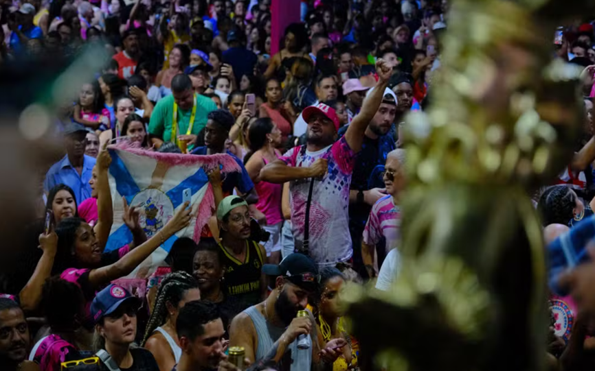 Rosas de Ouro é campeã do carnaval de SP após 15 anos