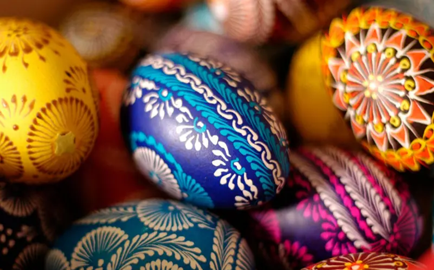 Por que ovos e coelhos são símbolos da data?