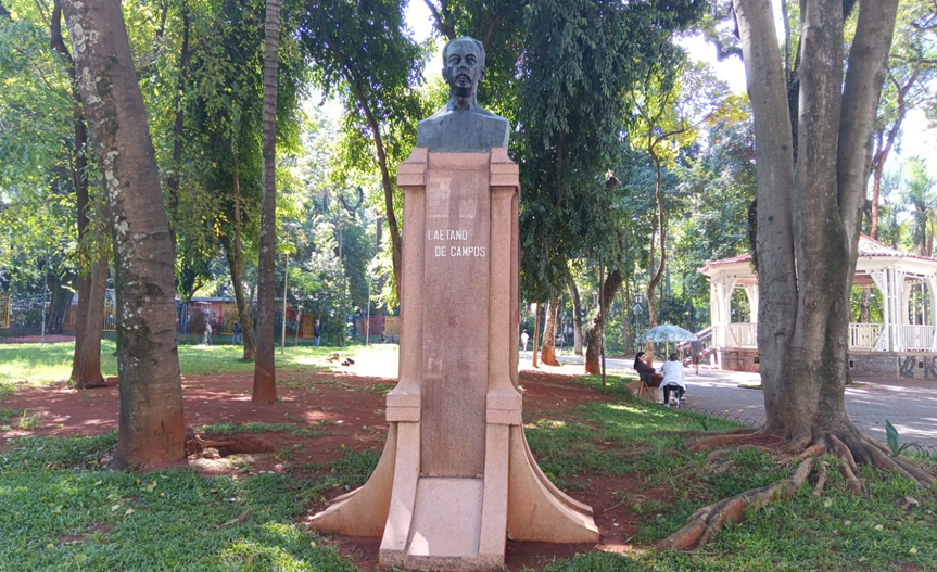 Monumento a Caetano de Campos