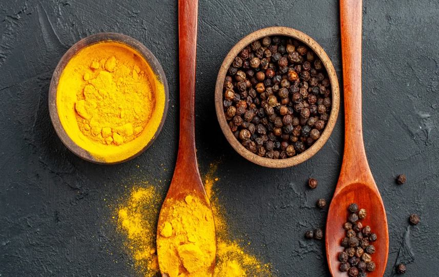 Açafrão com pimenta, uma combinação poderosa para a sua saúde